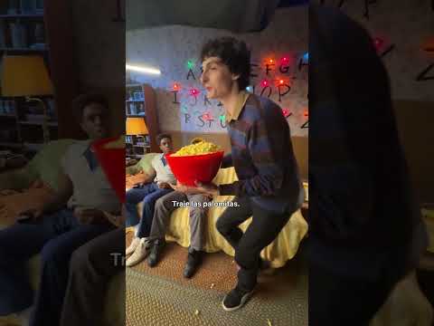 volvemos-a-hawkins-indiana-alrededor-de-1983-prepara-un-snack-avisale-a-los-amigos-y-dale-play