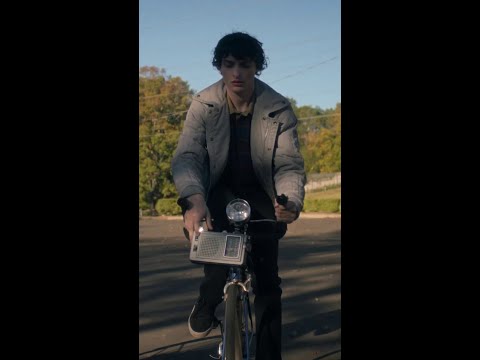 robin-nos-pone-al-dia-sobre-lo-que-paso-en-hawkins