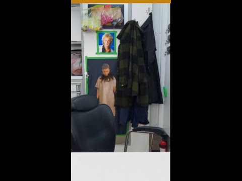 steve-revelando-el-secreto-de-su-hermoso-cabello